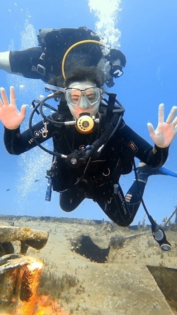 Vrakové potápění není jen pro technické potápěče. Na ostrově Comino, kousek od Malty, je krásný vrak s maximalní hloubkou ponoru
